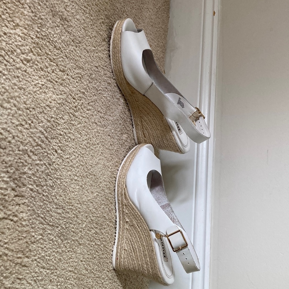 London Dune White Wedges Women’s size 7